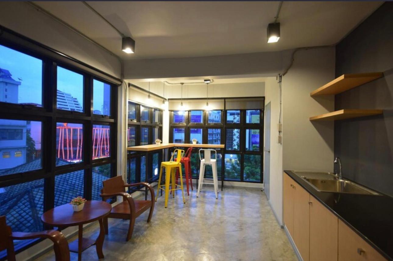 Bangkok Silom Chat Box Hostel Экстерьер фото