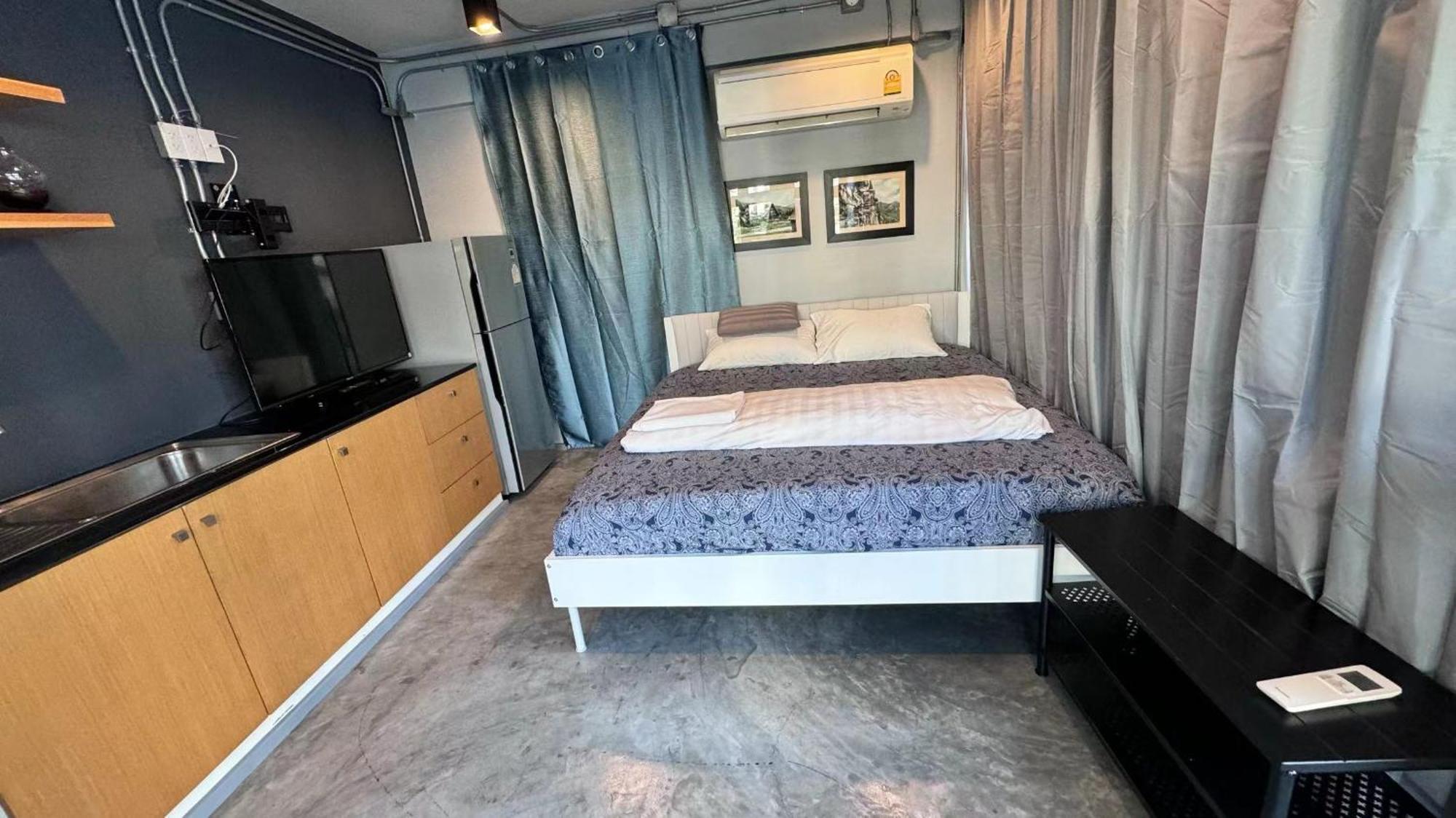 Bangkok Silom Chat Box Hostel Экстерьер фото
