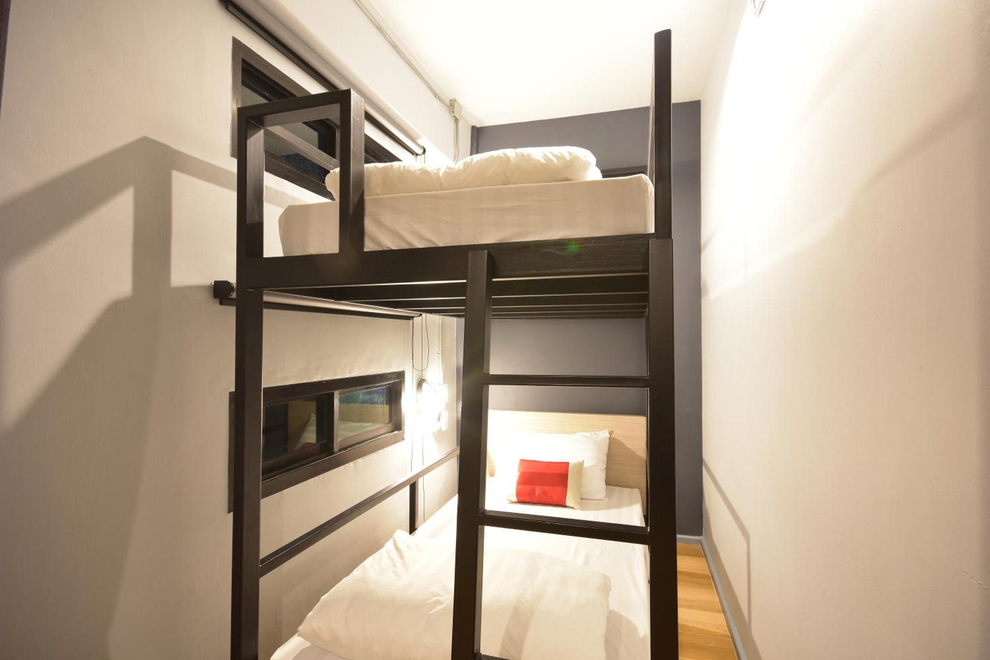 Bangkok Silom Chat Box Hostel Экстерьер фото