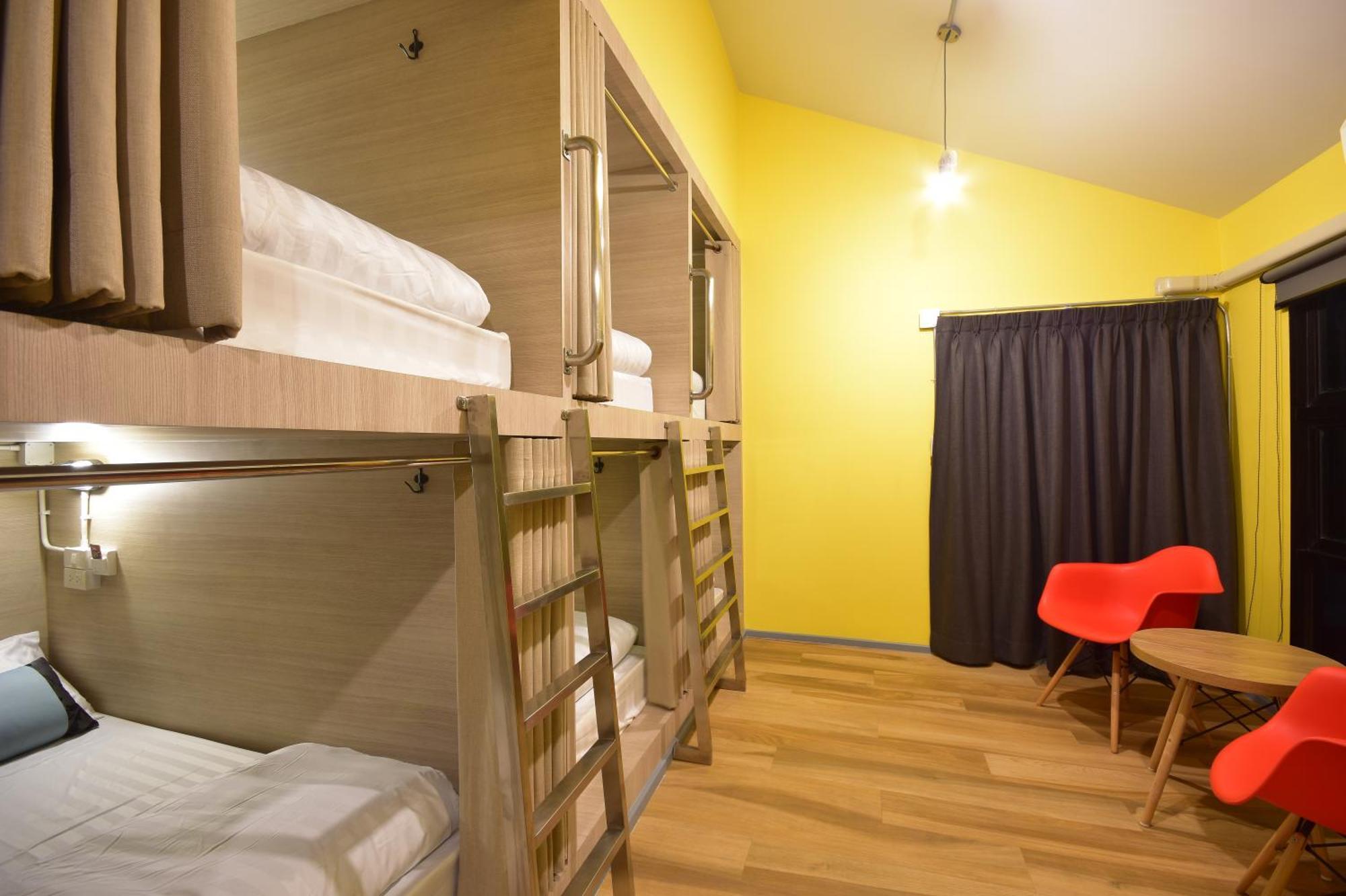 Bangkok Silom Chat Box Hostel Экстерьер фото