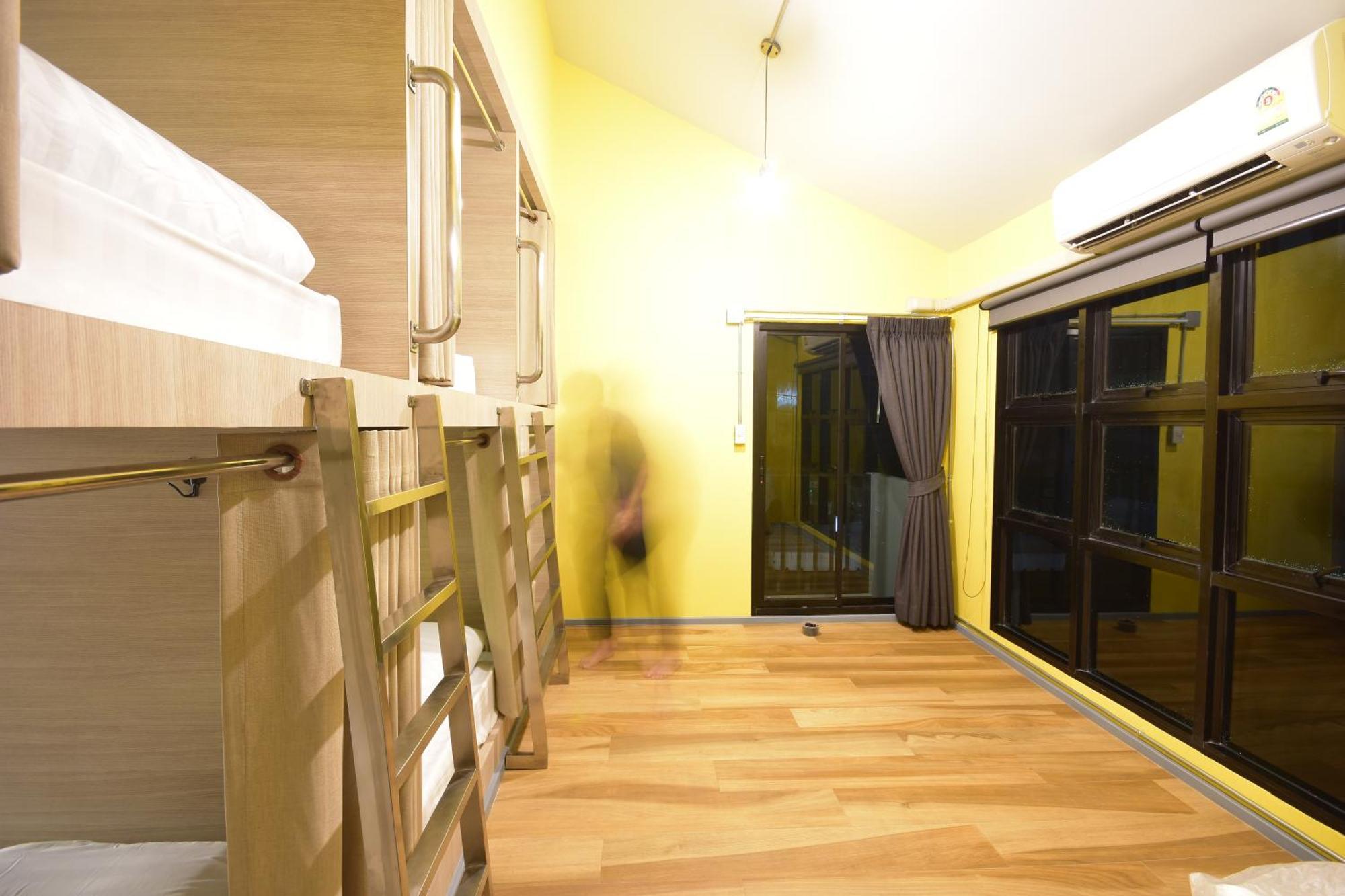 Bangkok Silom Chat Box Hostel Экстерьер фото