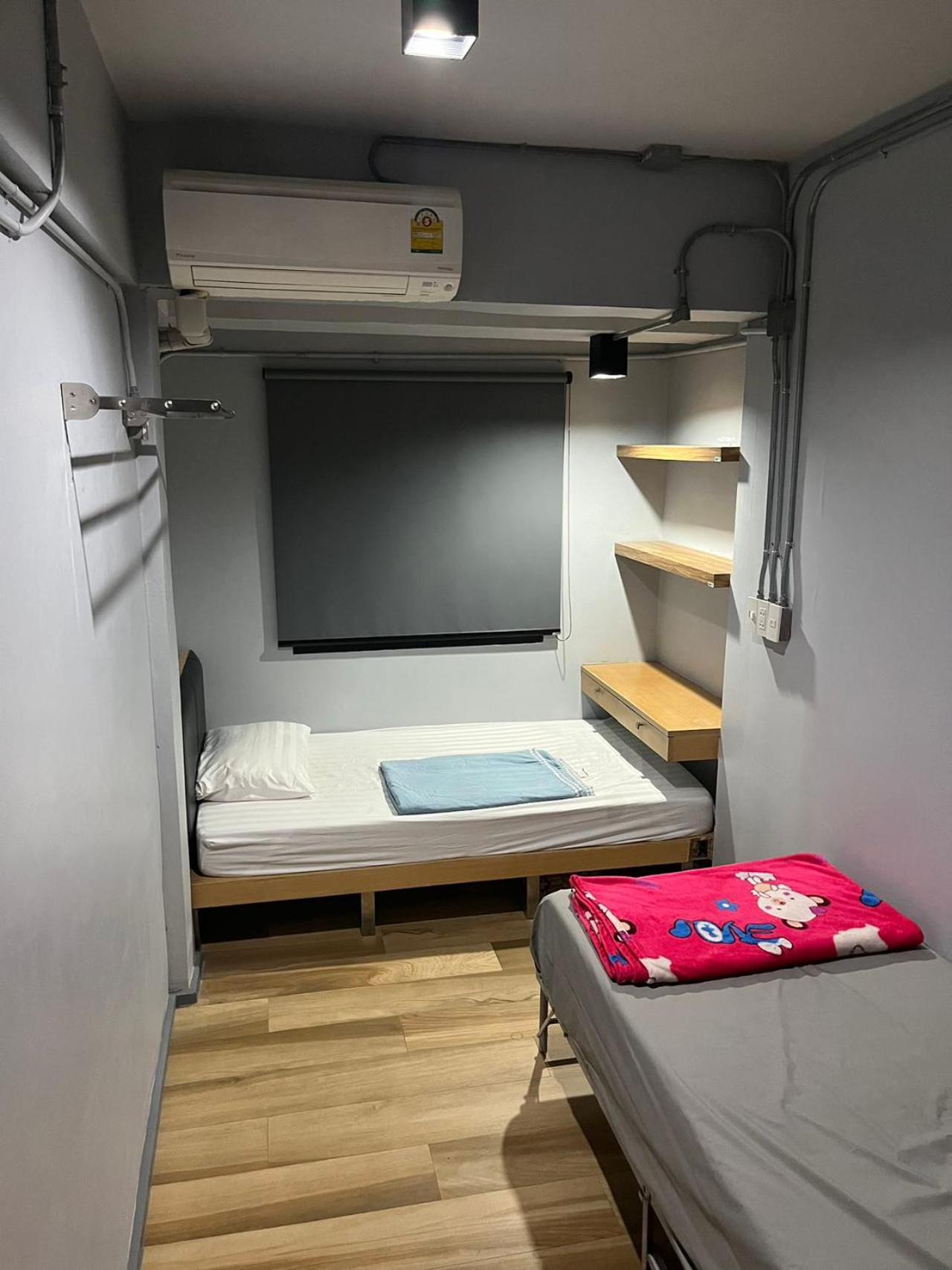 Bangkok Silom Chat Box Hostel Экстерьер фото